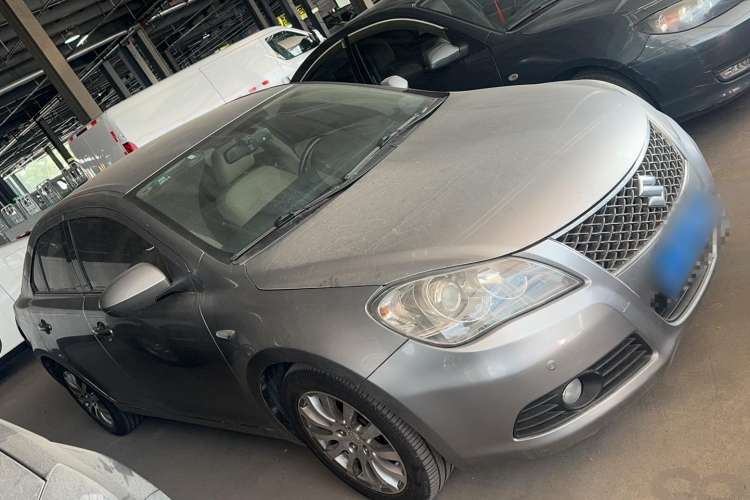 Used Suzuki Kizashi 2011 2.4L Two-Wheel Drive CVT Standard Edition Exterior 2