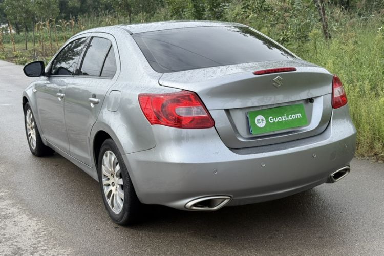 Used Suzuki Kizashi 2011 2.4L Two-Wheel Drive CVT Standard Edition Exterior 2