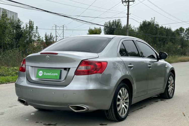 Used Suzuki Kizashi 2011 2.4L Two-Wheel Drive CVT Standard Edition Exterior 4