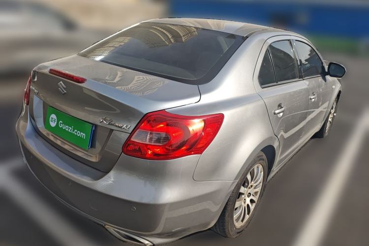 Used Suzuki Kizashi 2011 2.4L Two-Wheel Drive Manual Standard Edition Exterior 5