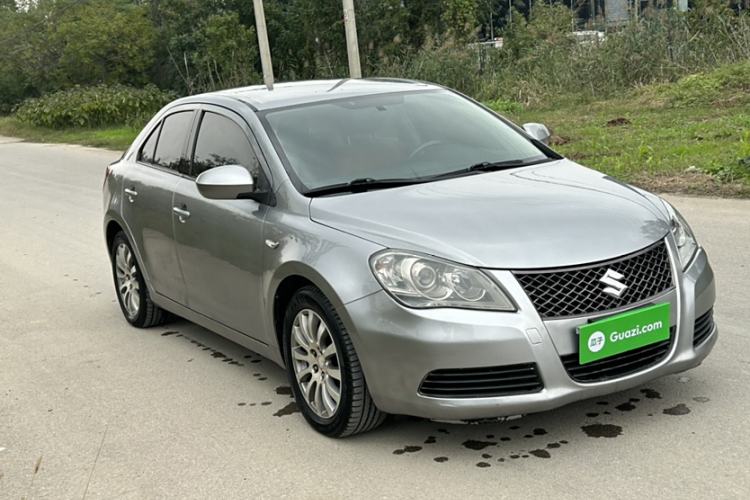 Used Suzuki Kizashi 2011 2.4L Two-Wheel Drive CVT Standard Edition Exterior 7