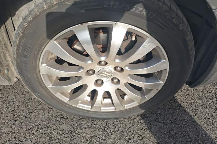 Used Suzuki Kizashi 2011 2.4L Two-Wheel Drive Manual Standard Edition Exterior 7