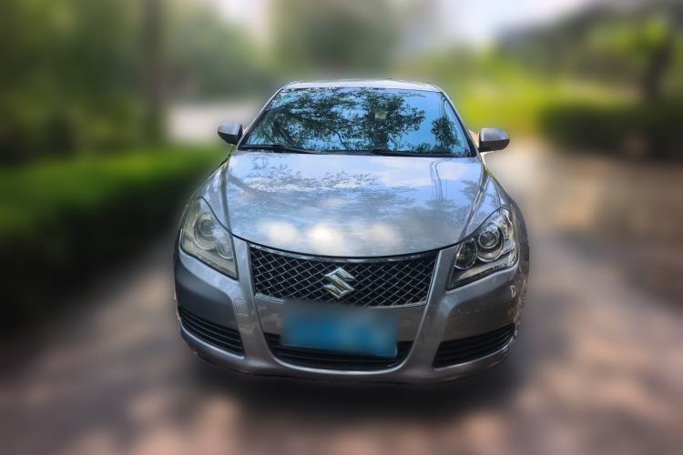 Used Suzuki Kizashi 2011 2.4L Two-Wheel Drive CVT Standard Edition Front