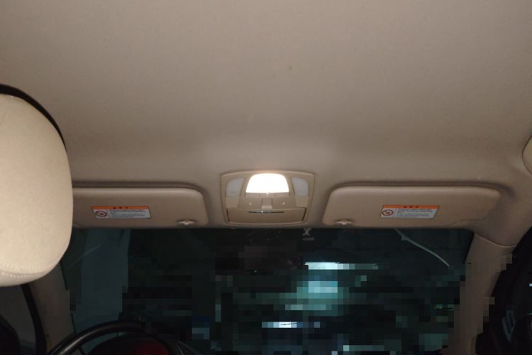 Used Suzuki Kizashi 2011 2.4L Two-Wheel Drive Manual Standard Edition Headliner