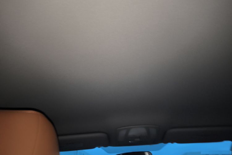 Used Suzuki Kizashi 2011 2.4L Two-Wheel Drive CVT Standard Edition Headliner