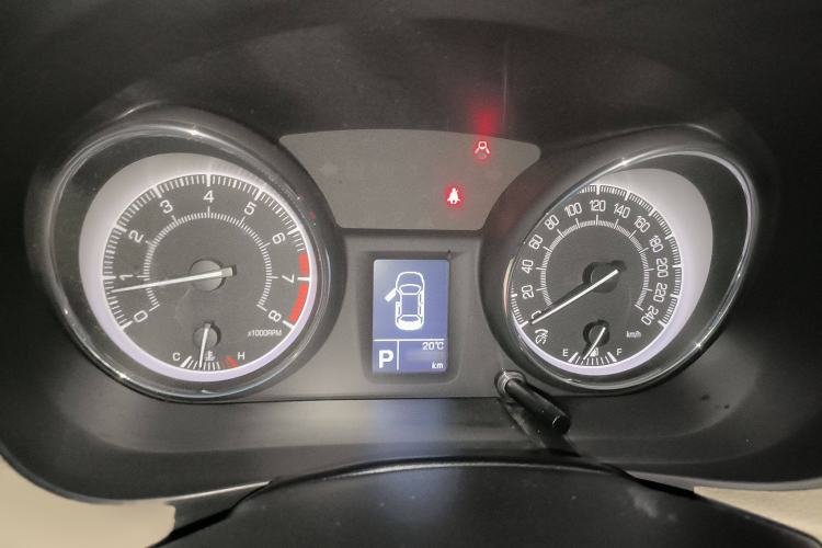 Used Suzuki Kizashi 2011 2.4L Two-Wheel Drive CVT Standard Edition Instrument Cluster