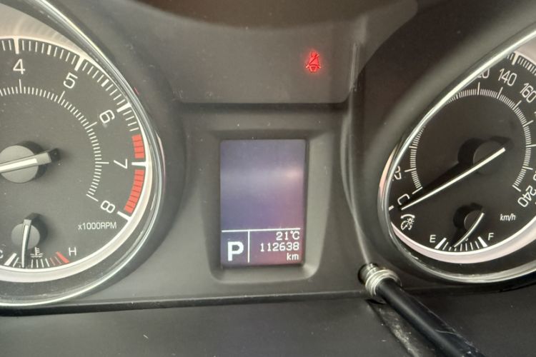 Used Suzuki Kizashi 2011 2.4L Two-Wheel Drive CVT Standard Edition Odometer Close Up