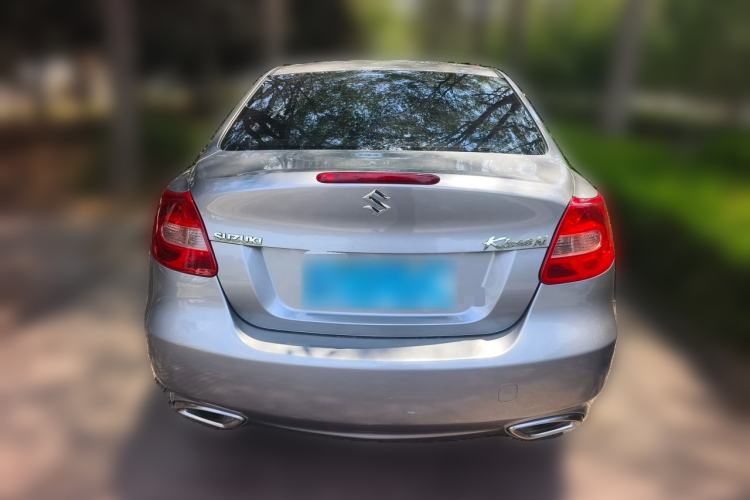 Used Suzuki Kizashi 2011 2.4L Two-Wheel Drive CVT Standard Edition Rear