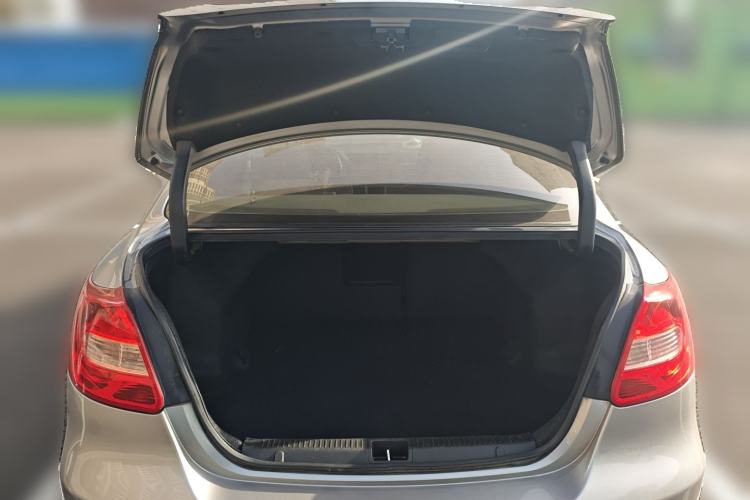 Used Suzuki Kizashi 2011 2.4L Two-Wheel Drive Manual Standard Edition Trunk