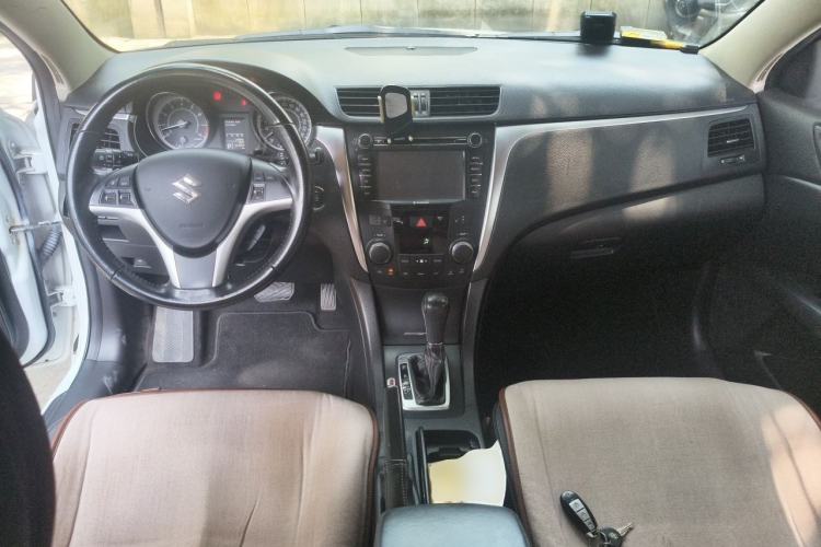 Used Suzuki Kizashi 2011 2.4L Two-Wheel Drive Sport with Navigation Center Console