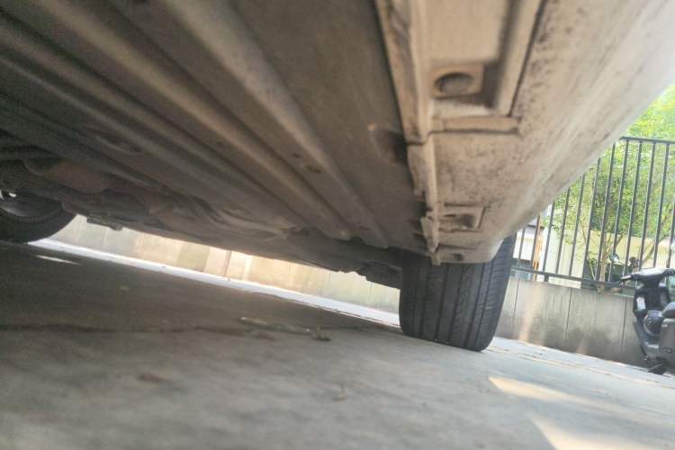 Used Suzuki Kizashi 2011 2.4L Two-Wheel Drive Sport with Navigation Chassis Front Right