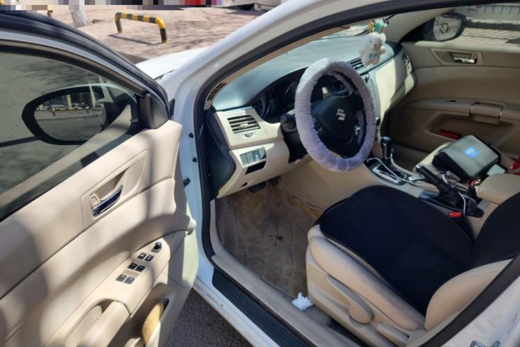 Used Suzuki Kizashi 2011 2.4L Two-Wheel Drive CVT Standard Edition Driver Seat