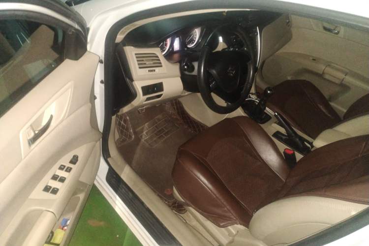 Used Suzuki Kizashi 2011 2.4L Two-Wheel Drive Manual Standard Edition Driver Seat
