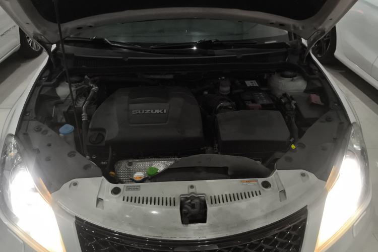Used Suzuki Kizashi 2011 2.4L Two-Wheel Drive CVT Standard Edition Engine Bay