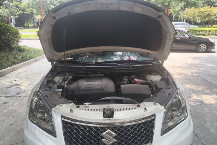 Used Suzuki Kizashi 2011 2.4L Two-Wheel Drive Sport with Navigation Engine Bay