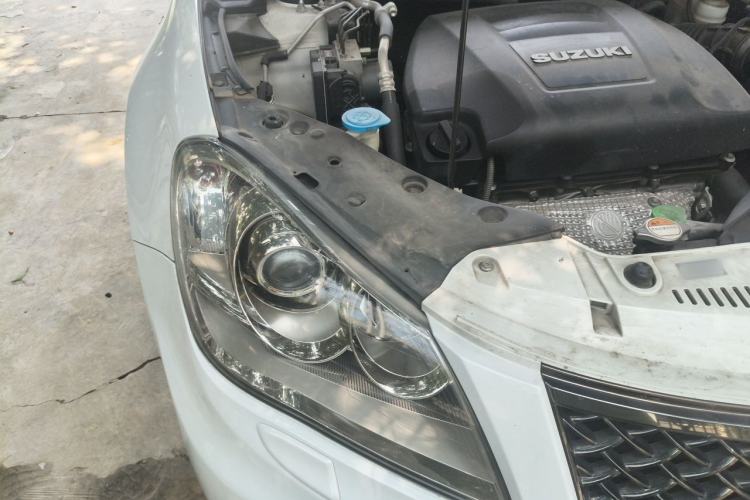 Used Suzuki Kizashi 2011 2.4L Two-Wheel Drive Sport with Navigation Engine Bay Right