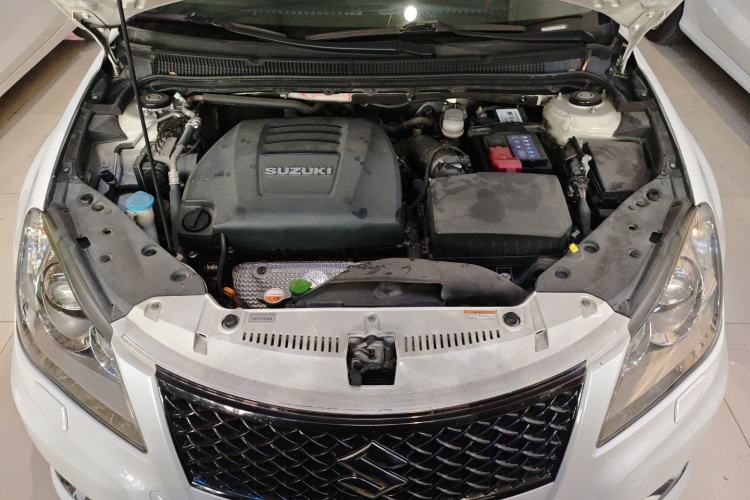 Used Suzuki Kizashi 2011 2.4L Two-Wheel Drive Luxury Navigation Edition Engine Bay