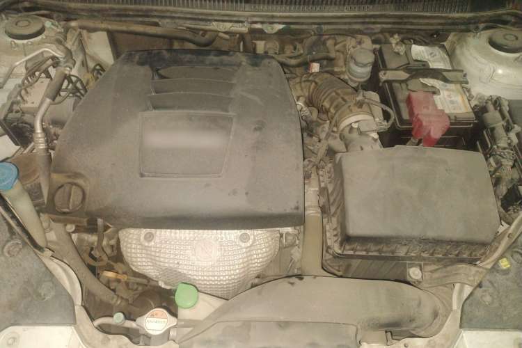 Used Suzuki Kizashi 2011 2.4L Two-Wheel Drive Manual Standard Edition Engine Bay