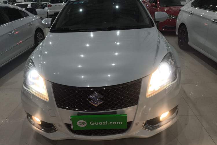 Used Suzuki Kizashi 2011 2.4L Two-Wheel Drive CVT Standard Edition Exterior 1
