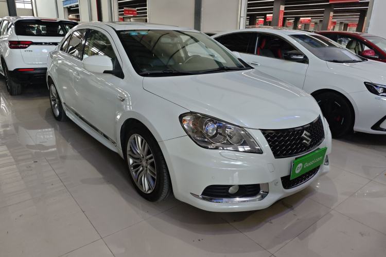Used Suzuki Kizashi 2011 2.4L Two-Wheel Drive CVT Standard Edition Exterior 2