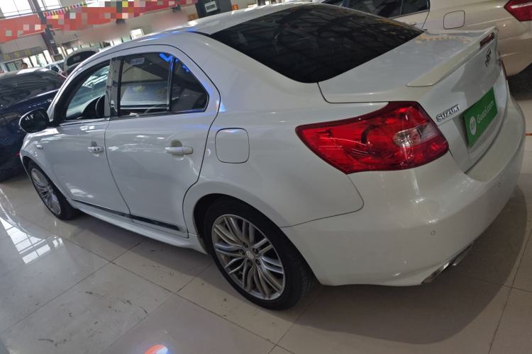 Used Suzuki Kizashi 2011 2.4L Two-Wheel Drive CVT Standard Edition Exterior 3