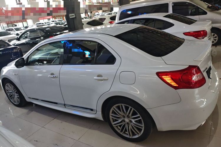Used Suzuki Kizashi 2011 2.4L Two-Wheel Drive Luxury Navigation Edition Exterior 3