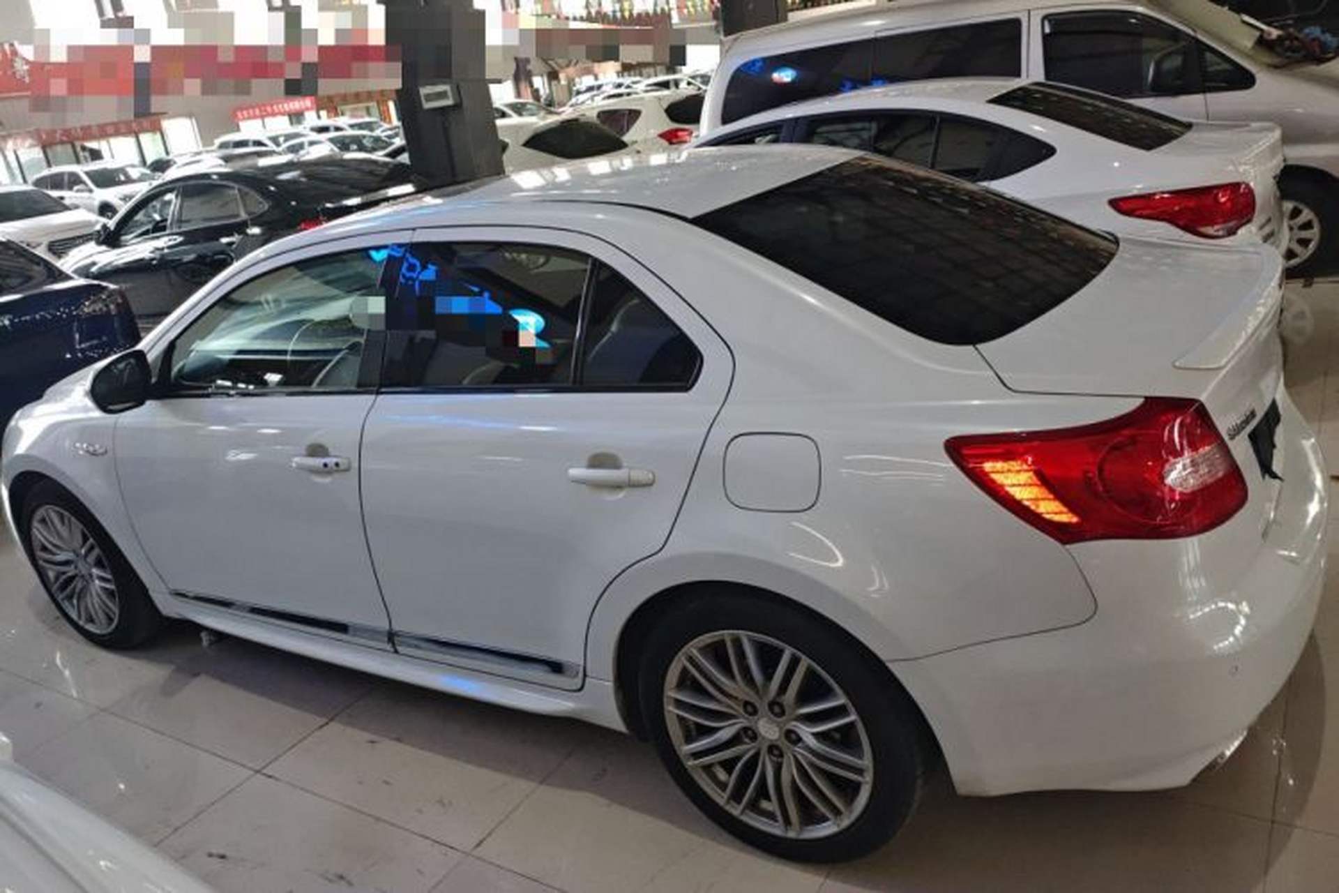 Used Suzuki Kizashi 2011 2.4L Two-Wheel Drive Luxury Navigation Edition Exterior 3