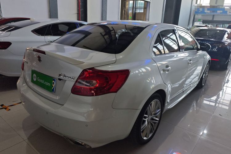 Used Suzuki Kizashi 2011 2.4L Two-Wheel Drive CVT Standard Edition Exterior 5