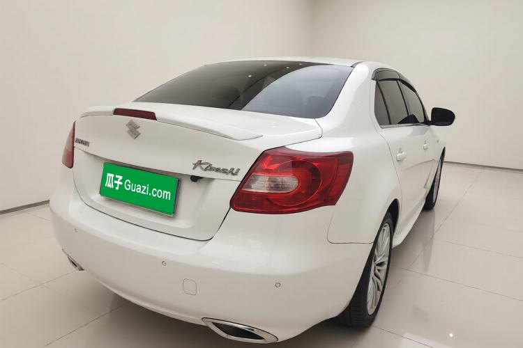 Used Suzuki Kizashi 2011 2.4L Two-Wheel Drive Luxury Navigation Edition Exterior 5