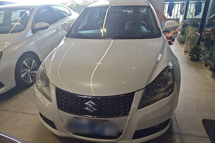 Used Suzuki Kizashi 2011 2.4L Two-Wheel Drive Manual Standard Edition Front