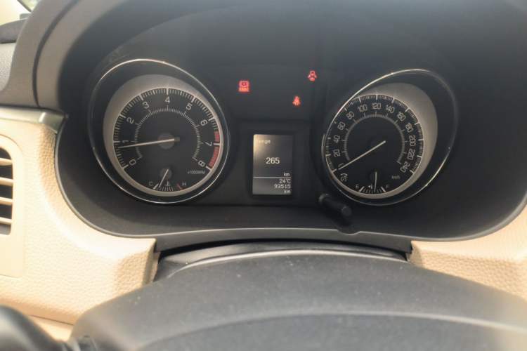 Used Suzuki Kizashi 2011 2.4L Two-Wheel Drive Manual Standard Edition Instrument Cluster