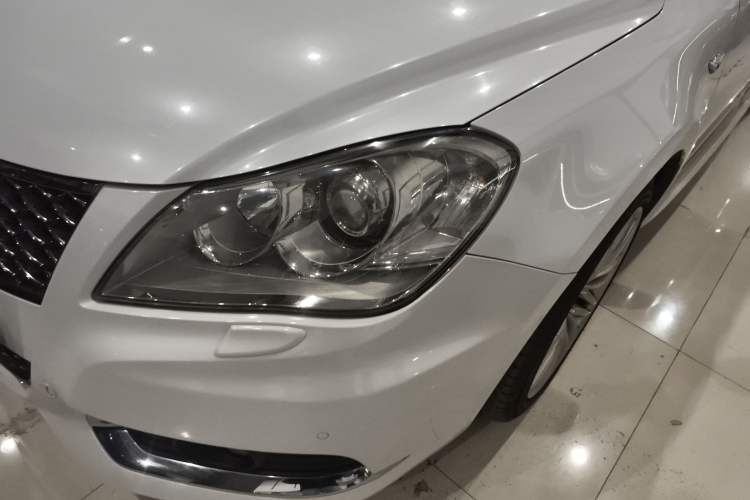 Used Suzuki Kizashi 2011 2.4L Two-Wheel Drive CVT Standard Edition Left Front Headlight