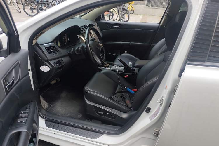 Used Suzuki Kizashi 2011 2.4L Two-Wheel Drive Luxury Navigation Edition Left Front Seat