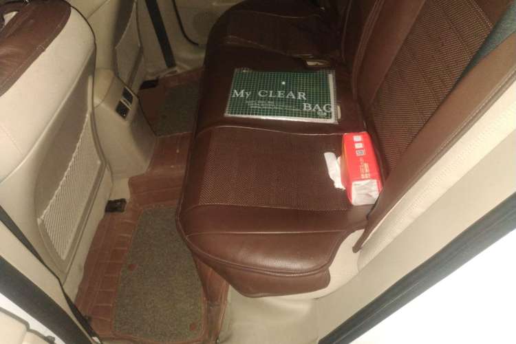Used Suzuki Kizashi 2011 2.4L Two-Wheel Drive Manual Standard Edition Left Rear Seat
