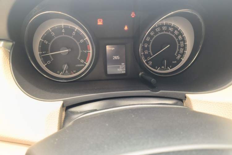 Used Suzuki Kizashi 2011 2.4L Two-Wheel Drive Manual Standard Edition Odometer Close Up