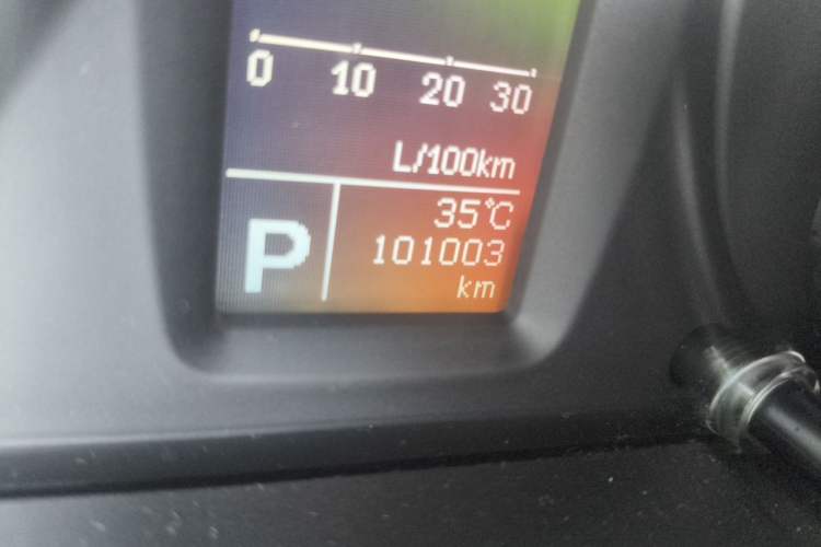 Used Suzuki Kizashi 2011 2.4L Two-Wheel Drive Sport with Navigation Odometer Close Up