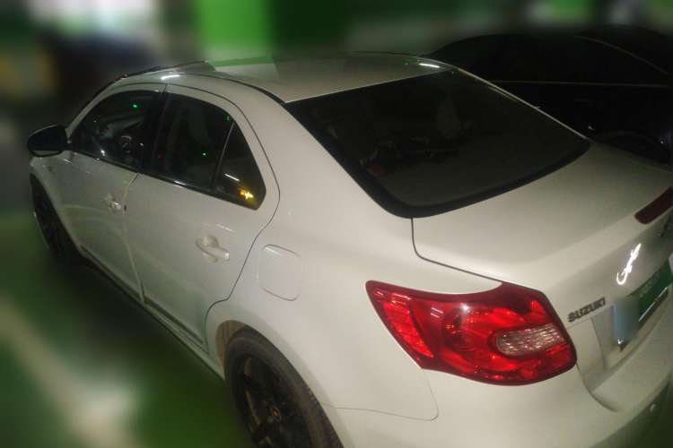 Used Suzuki Kizashi 2011 2.4L Two-Wheel Drive Manual Standard Edition Rear Left 45 Deg