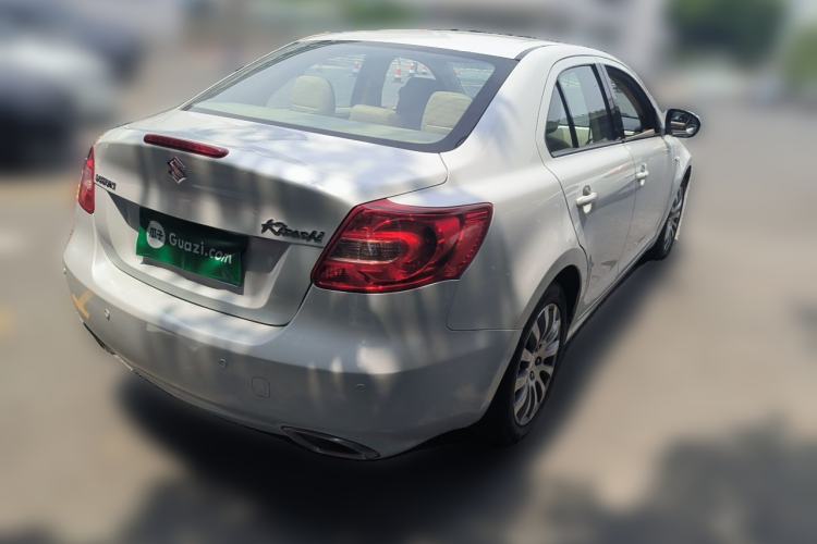 Used Suzuki Kizashi 2011 2.4L Two-Wheel Drive Manual Standard Edition Rear Right 45 Deg