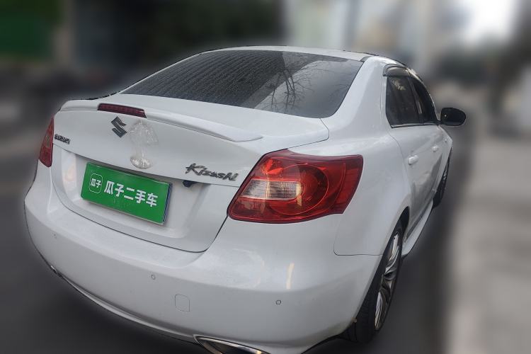 Used Suzuki Kizashi 2011 2.4L Two-Wheel Drive Luxury Navigation Edition Rear Right 45 Deg