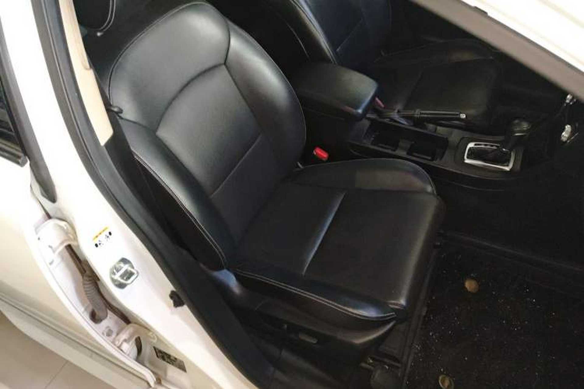 Used Suzuki Kizashi 2011 2.4L Two-Wheel Drive Luxury Navigation Edition Right Front Seat