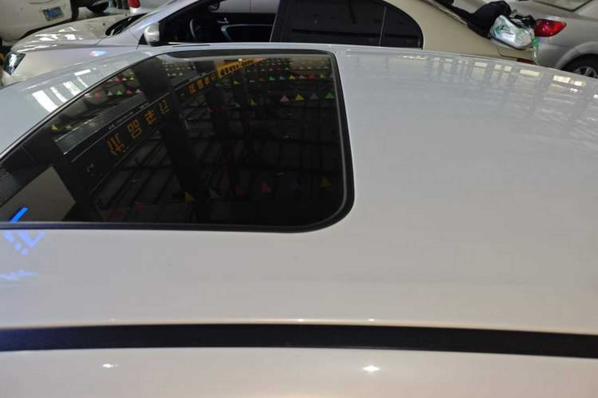 Used Suzuki Kizashi 2011 2.4L Two-Wheel Drive CVT Standard Edition Roof