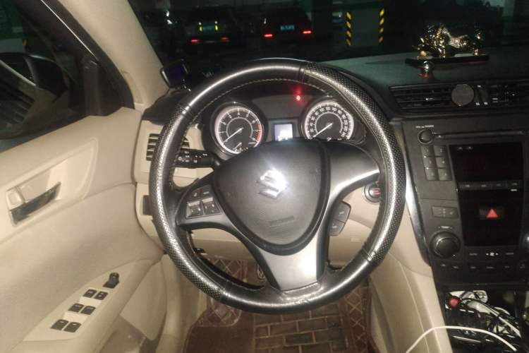 Used Suzuki Kizashi 2011 2.4L Two-Wheel Drive Manual Standard Edition Steering Wheel