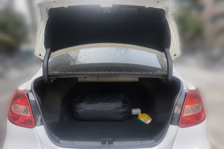 Used Suzuki Kizashi 2011 2.4L Two-Wheel Drive Luxury Navigation Edition Trunk