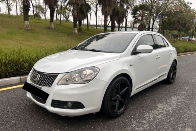 Used Suzuki Kizashi 2011 2.4L Two-Wheel Drive Manual Standard Edition