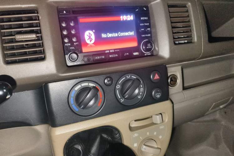 Used Suzuki Landy 2007 1.4L Manual Luxury Version Audio And AC Panel