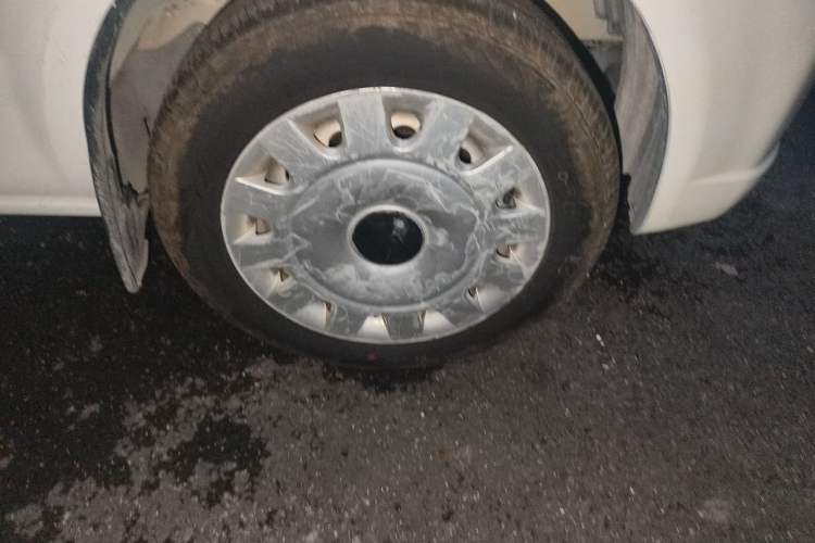 Used Suzuki Landy 2007 1.4L Manual Luxury Version Right Front Wheel Hub