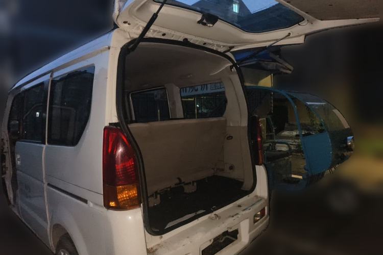 Used Suzuki Landy 2007 1.4L Manual Luxury Version Trunk