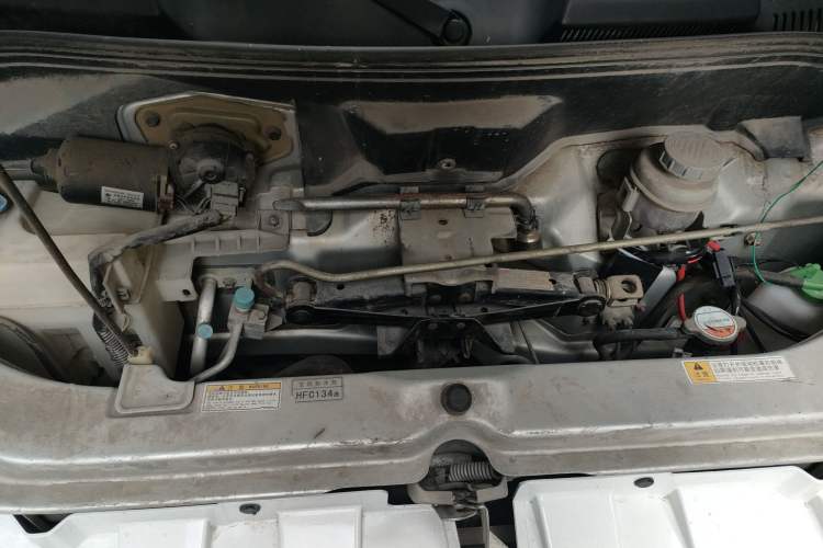 Used Suzuki Landy 2009 1.4L Manual Comfort Version Sunlight Edition Engine Bay