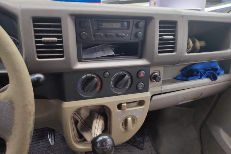 Used Suzuki Landy 2009 1.4L Manual Comfort Version Sunlight Edition Audio And AC Panel