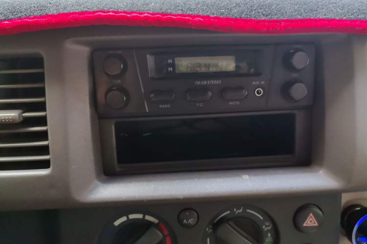 Used Suzuki Landy 2009 1.4L Manual Comfort Version Sunlight Edition Audio And AC Panel